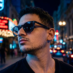 מקום בלב בשבילה