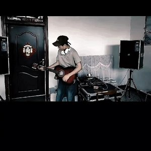 多情的人总被无情的伤