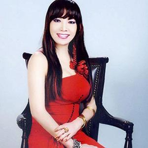 Hương Giang Còn Tôi Chờ