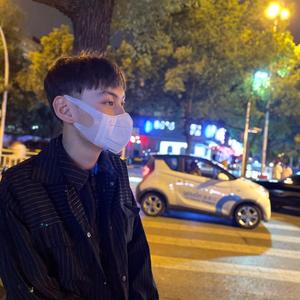 陌生的人(伴奏)