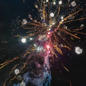 思念如雨季化不开的淤泥