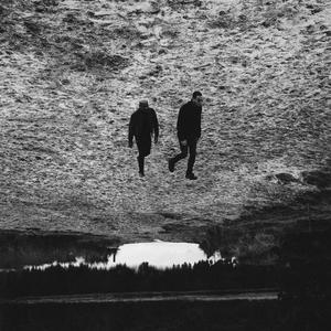 Ondersteboven (feat. Rishi Mayhs)