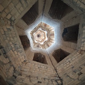 《深情律动间》  

歌名：深情律动间