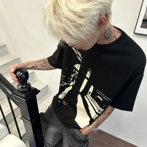 期待秋天的胡同里