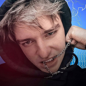 Крутит задом