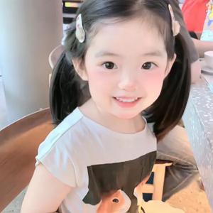 风是从哪儿来wu（我们打着光脚在风车下跑，手上的狗尾巴草摇啊摇）