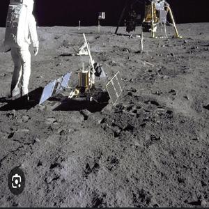 Trip 2 Moon (feat. Hardrock)