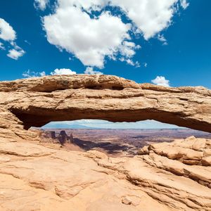 钢琴音符与白噪音的舒缓入眠之约