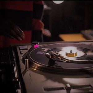 Track-Make me say it