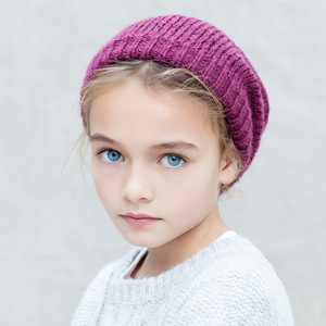 请不要把女朋友独自留在我们房间