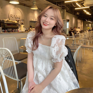 Yêu Ai Để Không Phải Khóc