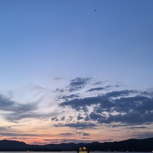 错位时光里的她