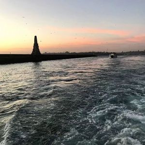 THE SECRETOF THE WORLD