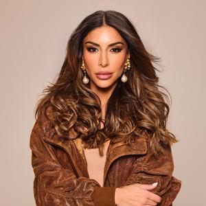 Snake Charmer (feat. Cale)