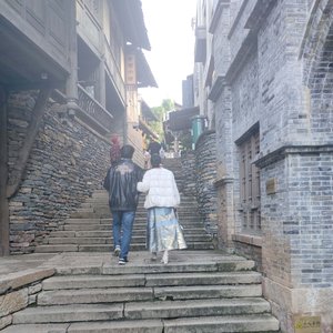 一种很新的两幅面孔转场