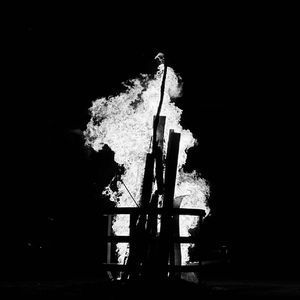 六月某个周五的台风夜我有一种感受所以记录下来这当然没那么重要但也许多年后回头再看会不一样吧