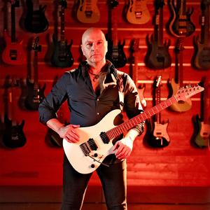 İki Dünya Arasında