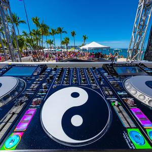 Race Through 2025 (Club Mix)