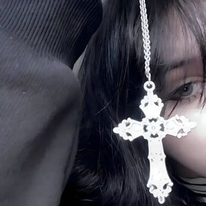 Лазить по стенам