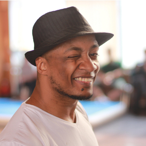 Mestre (Tem algo diferente no seu olhar)