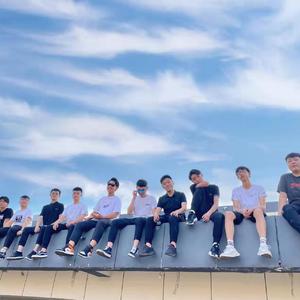 我的眼里藏不住泪