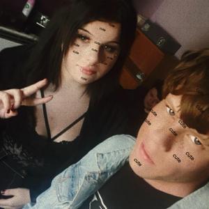 goth girls, hit me up