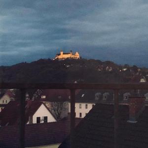 Šypsena akių (feat. Gustah)