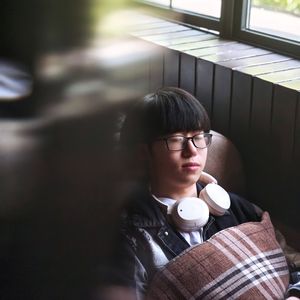我的世界慵懒躺在你怀里 伴奏