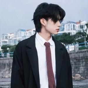 不同季节里的同一朵花