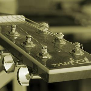 突然想起来我好像还有把吉他来着