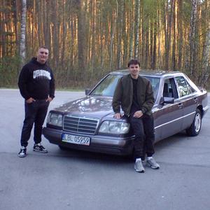 Ona (feat. Wujas)