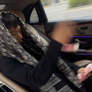 她把照片放进我的ins