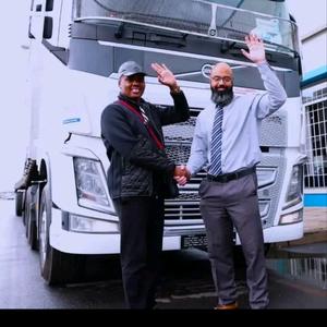 UKhuzani uthenge i Truck okuwumlando lowo