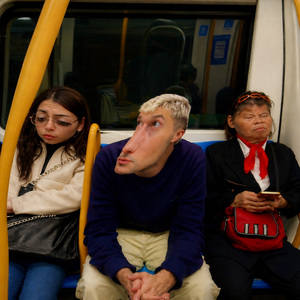 El Metro Parece Un Gusano