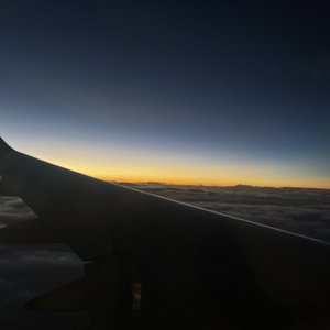 既非朋友也非恋人