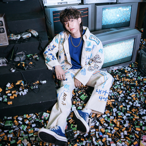 추억은 가슴에 묻고 지나간 버스는 미련을 버려