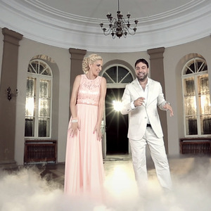 Mergem Mai Departe (feat. Claudia)