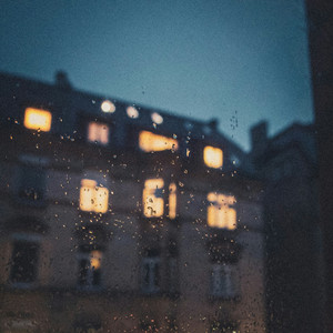 雨中呢喃的旋律