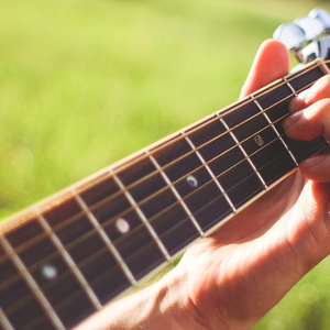 朵（温柔弹唱）