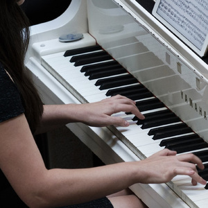 今、話したい誰かがいる (ピアノカバーバージョン)