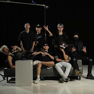 Clingy (feat. Nguyên)