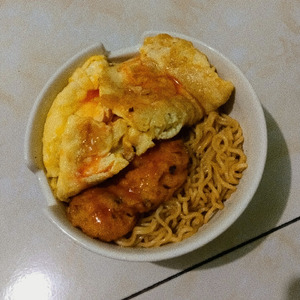 meja makan tanpa ayah ibu