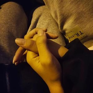 kollarimdan tut（抓紧我的手）