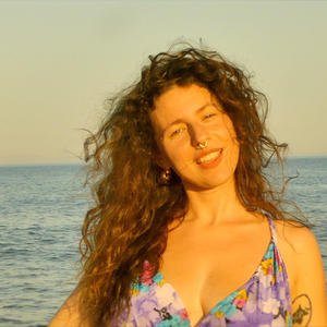 Δίπλα Στην Ακρογιαλιά