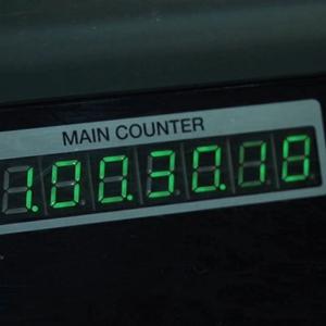 Uqunji Xahis 第三人