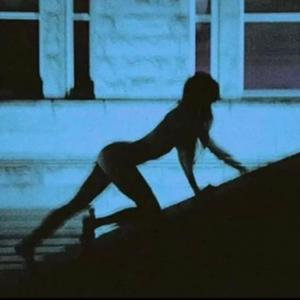 rock that body (house)