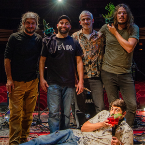 Tic Tac Fighters (feat. Low Island Refugees) (Directo)