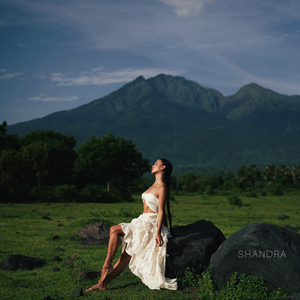 Ты держи меня земля