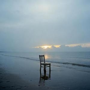 你喜欢上了太阳，可我只是海