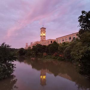 诺丁湖畔 · 夜 (UNNC)